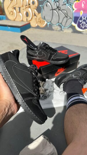 NIKE SB TRAVIS SCOTT X AIR JORDAN PHANTOM