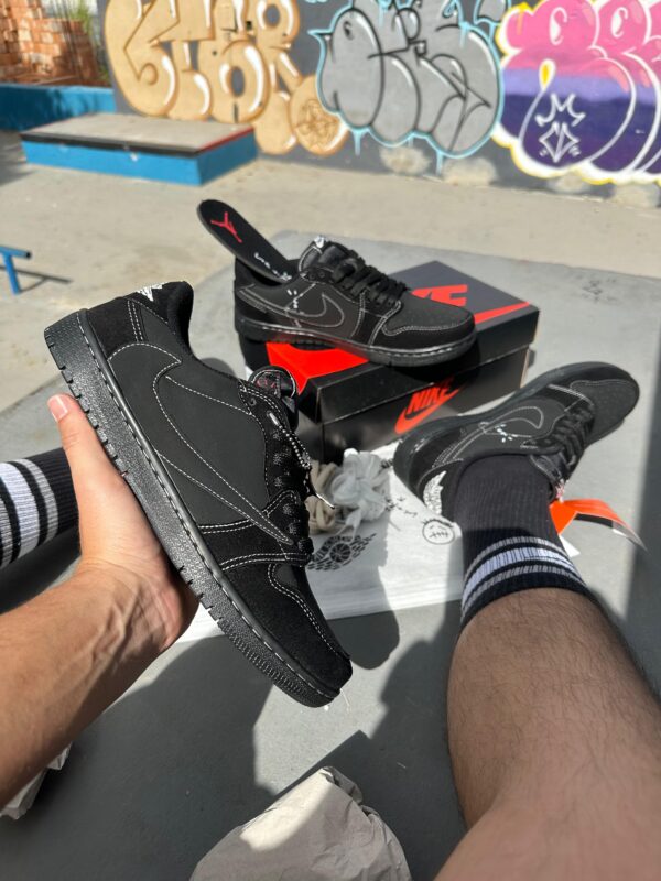 NIKE SB TRAVIS SCOTT X AIR JORDAN PHANTOM