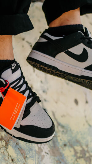 NIKE SB DUNK LOW PANDA