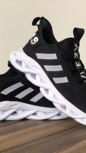 ADIDAS MAVERICK