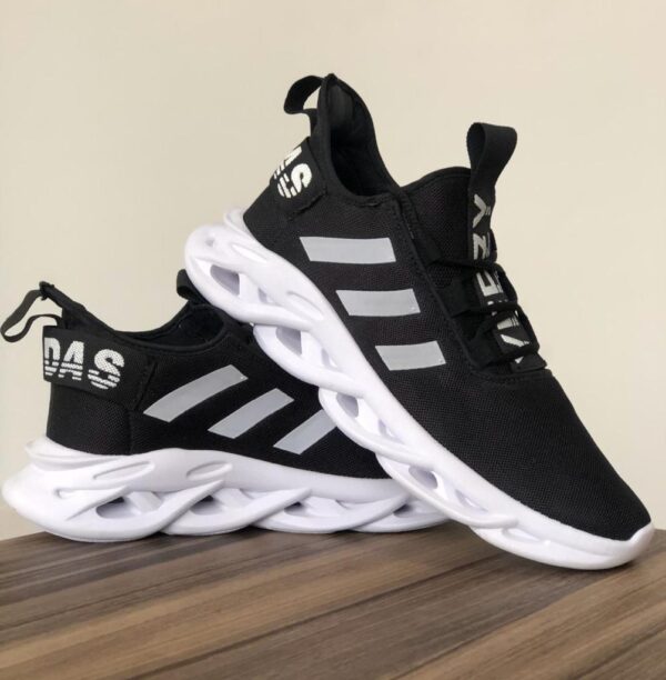 ADIDAS MAVERICK
