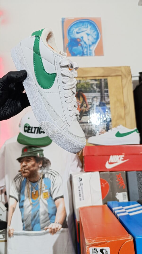 NIKE BLAZER LOW PRO