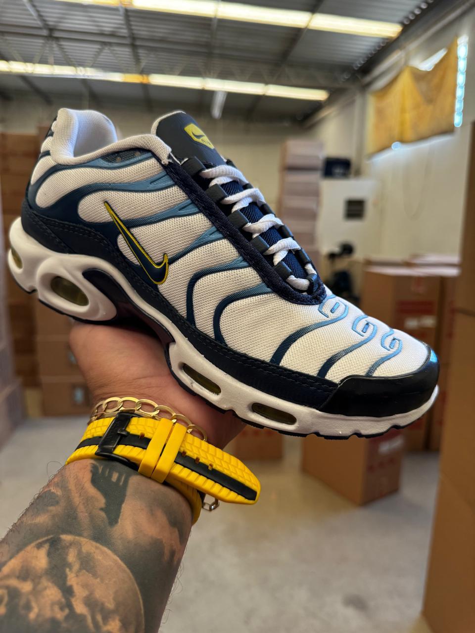 NIKE AIR PLUS TN – FirstClass.2.0