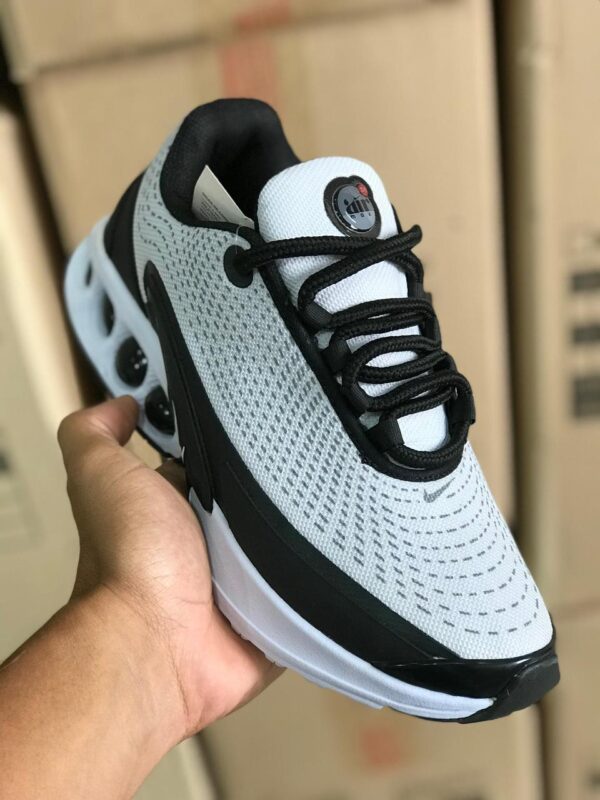 NIKE AIR MAX DN