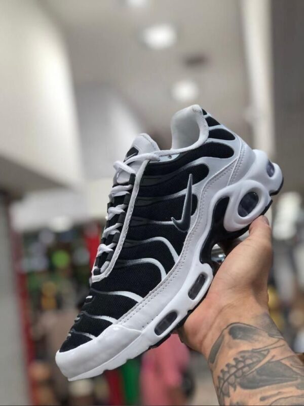 NIKE AIR MAX PLUS TN