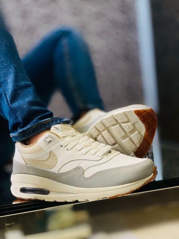 NIKE AIR MAX 90