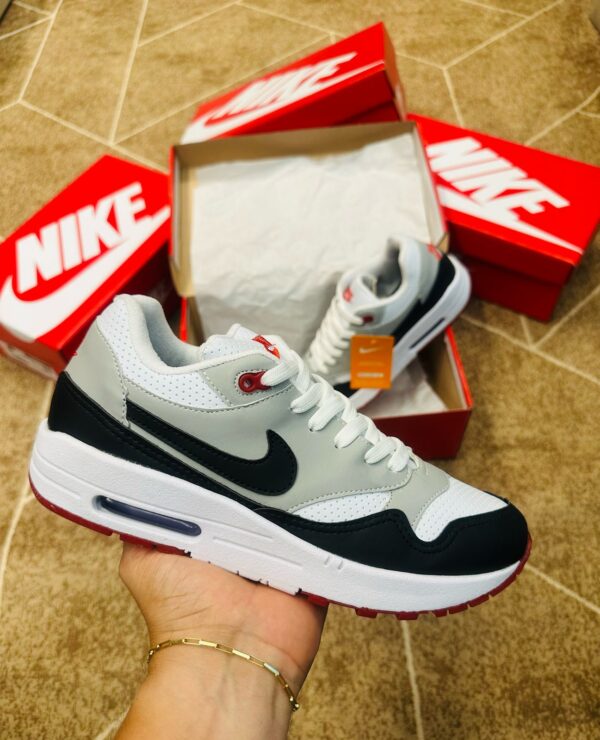 NIKE AIR MAX 90