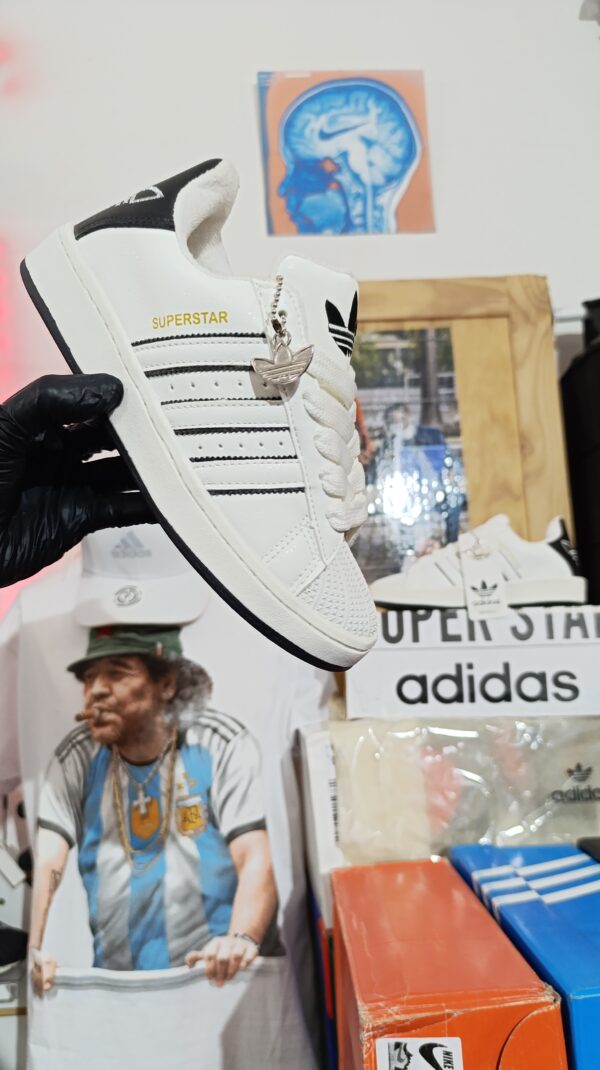 ADIDAS SUPERSTAR