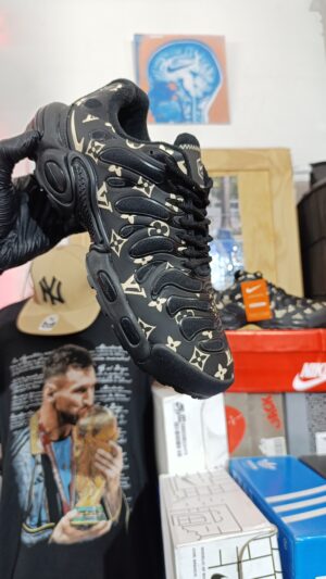 NIKE AIR PLUS TN X LOUIS VUITTON