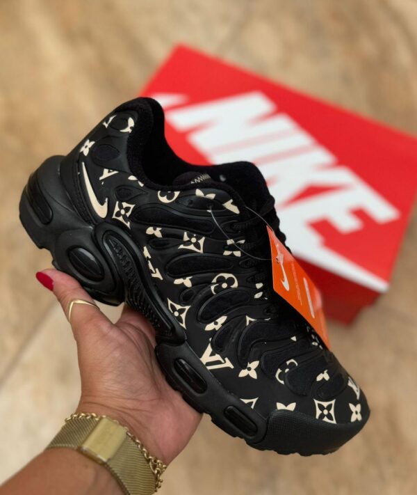 NIKE AIR PLUS TN X LOUIS VUITTON
