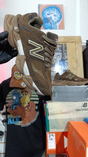 NEW BALANCE 9060