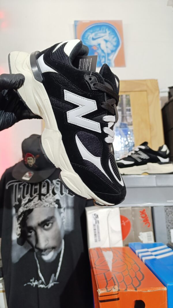 NEW BALANCE 9060
