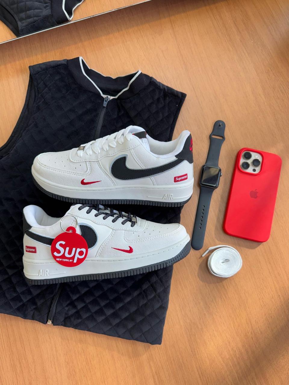 NIKE AIR FORCE 1 X SUPREME