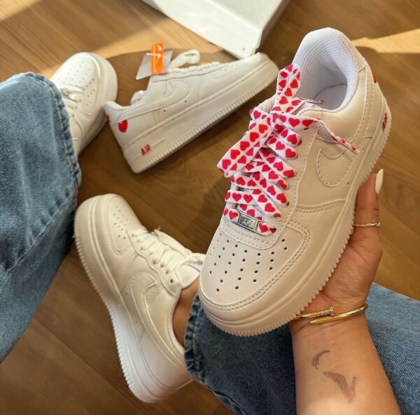 NIKE AIR FORCE 1 LOVE