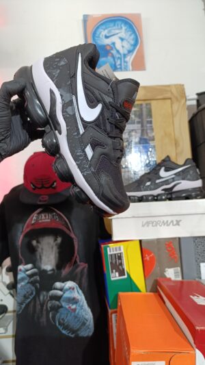 NIKE AIR VAPORMAX EVO