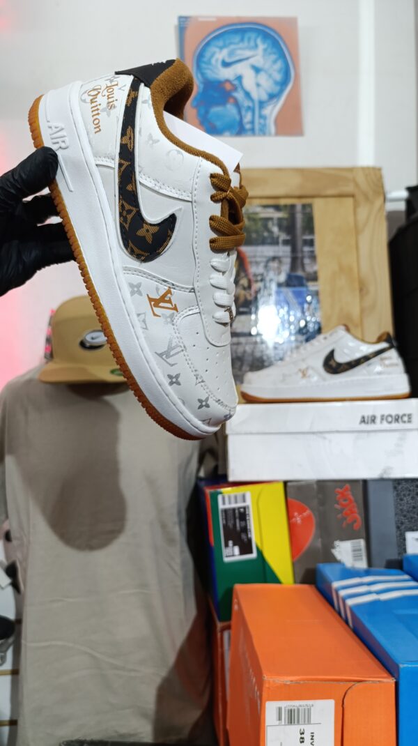 NIKE AIR FORCE 1 X LOUIS VUITTON