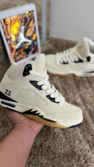 NIKE AIR JORDAN RETRO 5