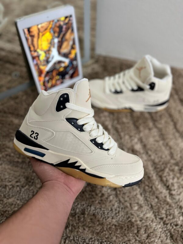 NIKE AIR JORDAN RETRO 5