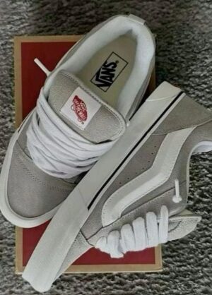 VANS KNU