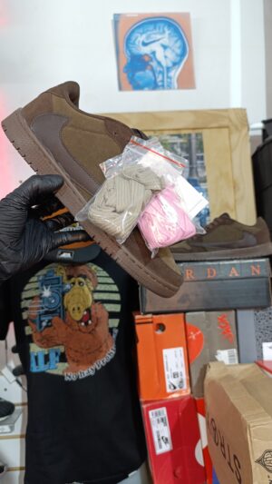 NIKE SB TRAVIS SCOTT X AIR JORDAN