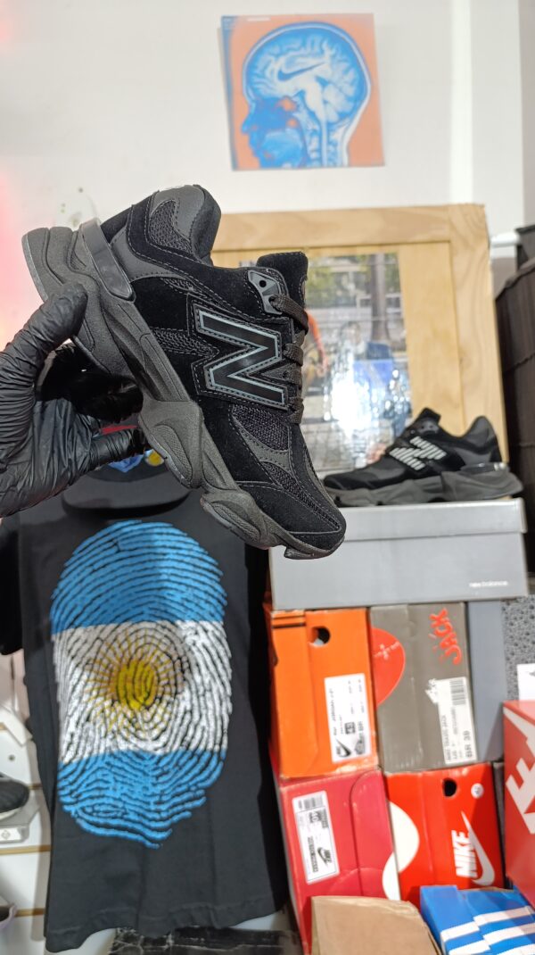 NEW BALANCE 9060