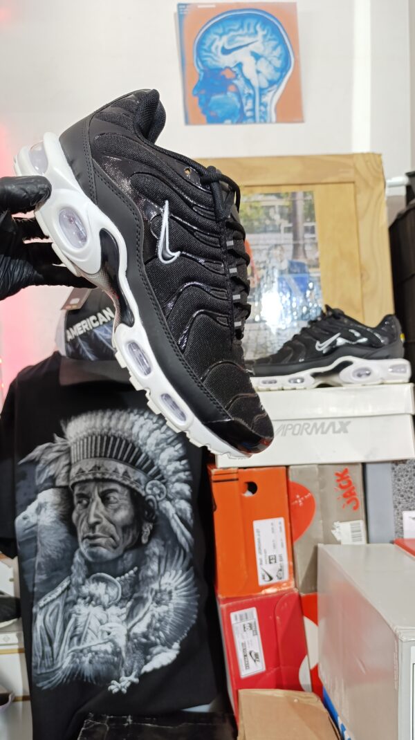 NIKE AIR MAX TN