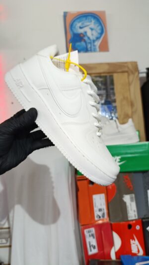 NIKE AIR FORCE 1