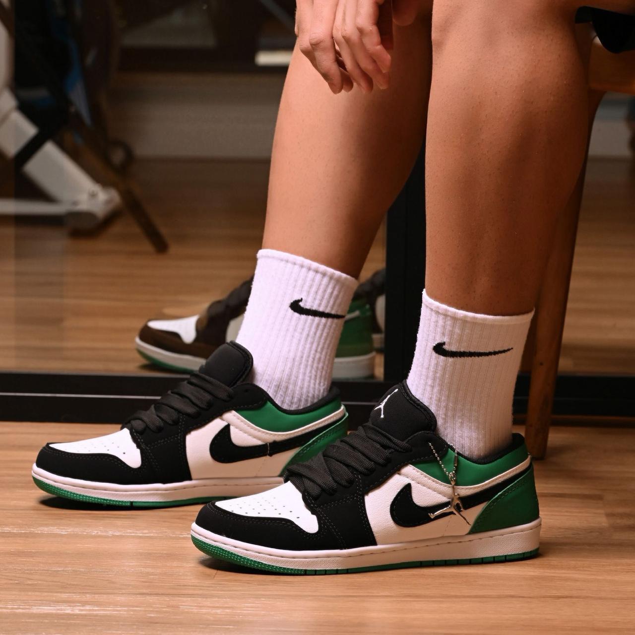 NIKE SB DUNK LOW JORDAN