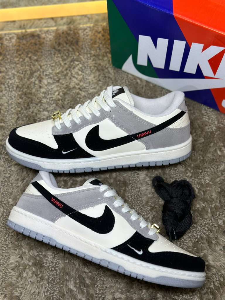 NIKE SB DUNK LOW