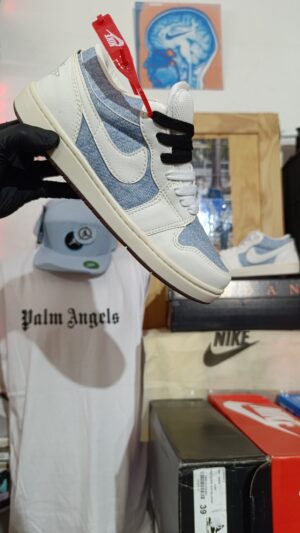 NIKE SB DUNK LOW JORDAN