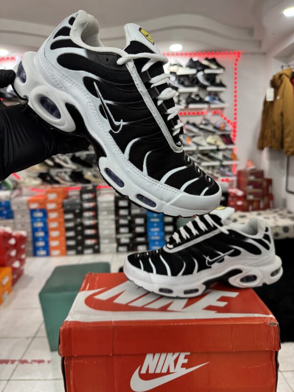 NIKE AIR MAX TN