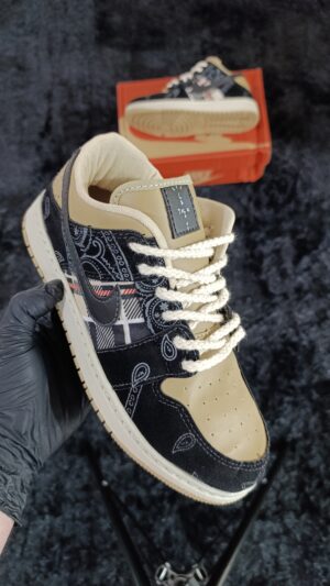 NIKE SB TRAVIS SCOTT CAPTUS