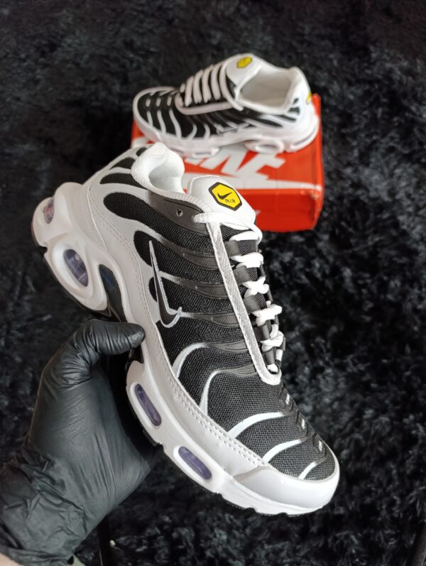 NIKE AIR MAX TN