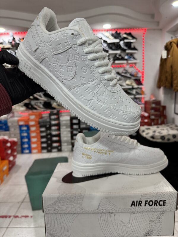 NIKE AIR FORCE 1 X LOUIS VUITTON
