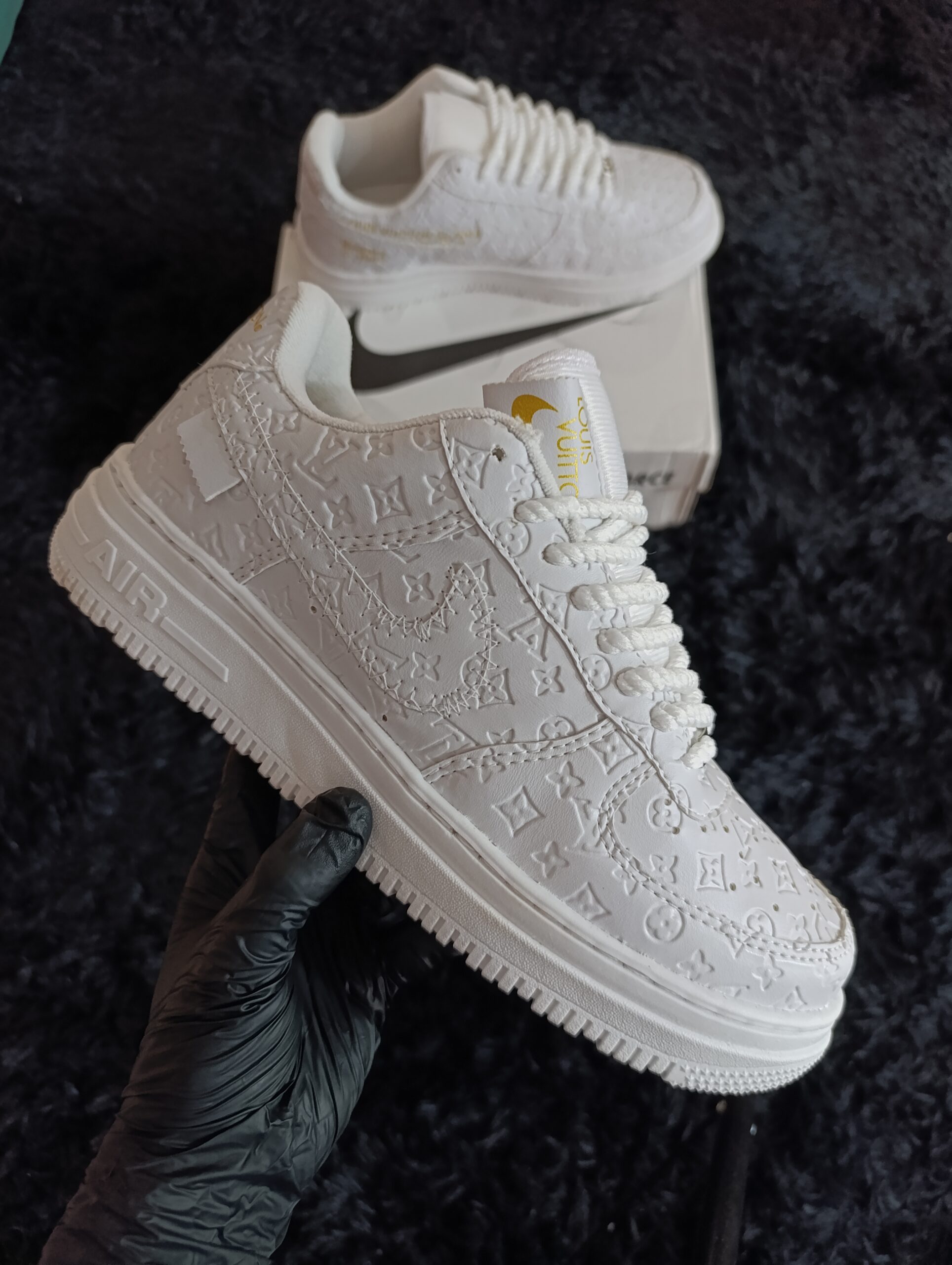 NIKE AIR FORCE 1 X LOUIS VUITTON