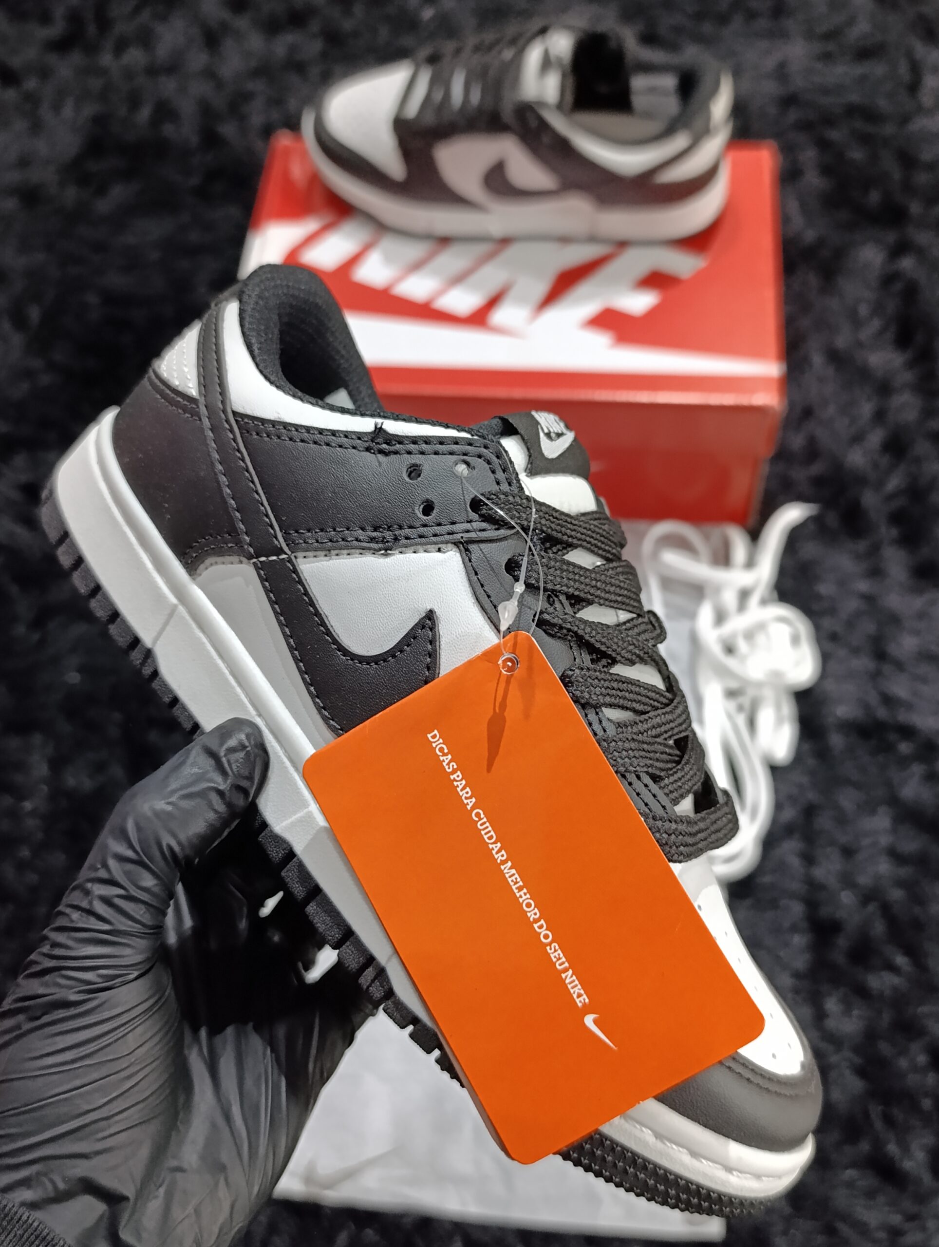 NIKE SB DUNK LOW PANDA