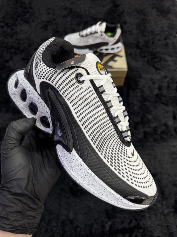 NIKE AIR MAX DN