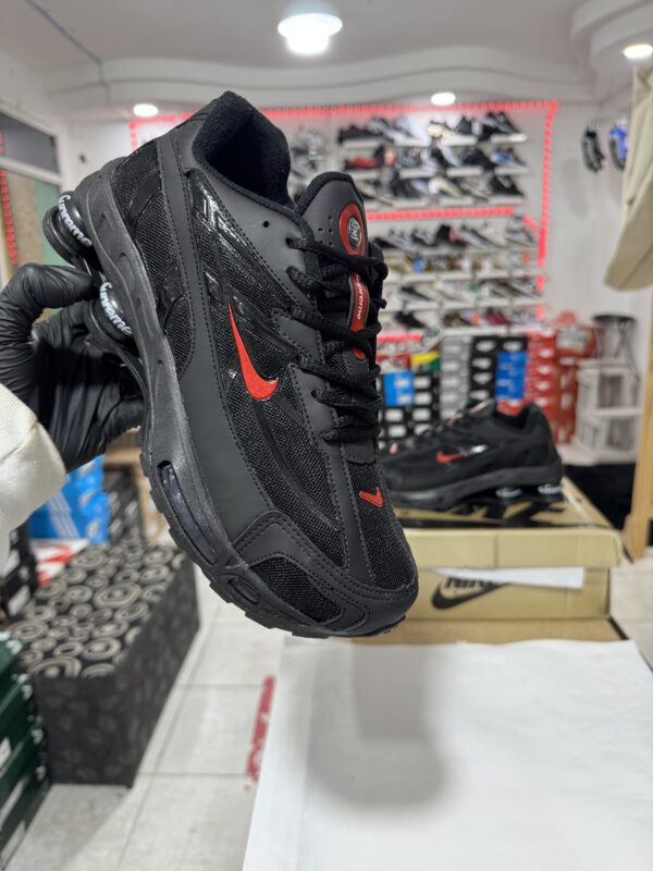 NIKE SHOX X SUPREME
