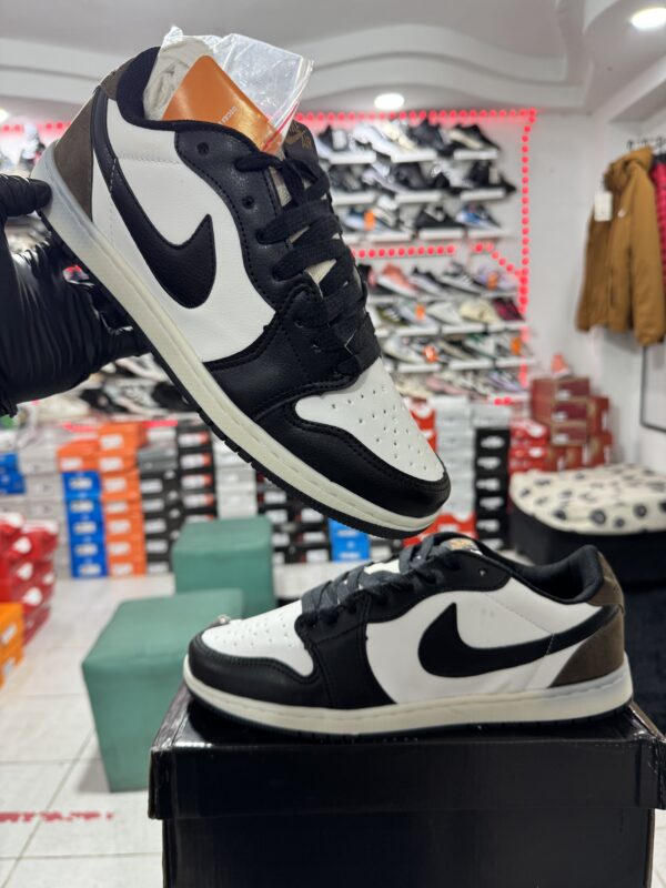 NIKE SB DUNK LOW X JORDAN