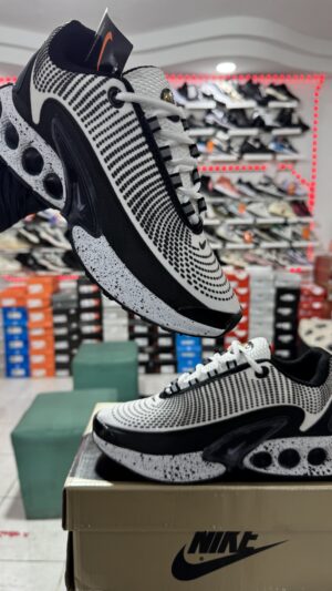 NIKE AIR MAX DN