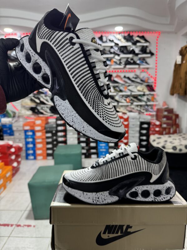 NIKE AIR MAX DN
