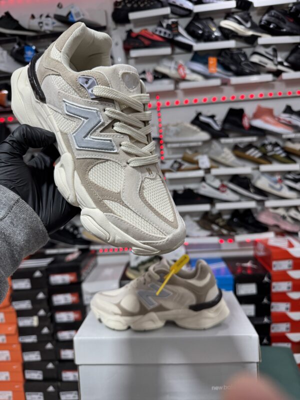 NEW BALANCE 9060
