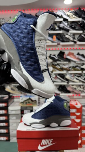 NIKE AIR JORDAN RETRO 13