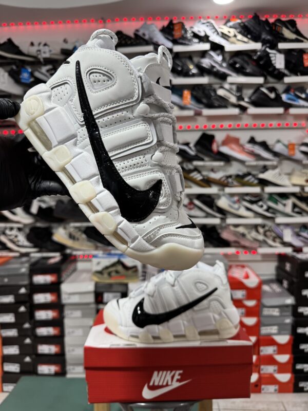 NIKE AIR UPTEMPO