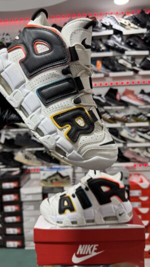 NIKE AIR UPTEMPO