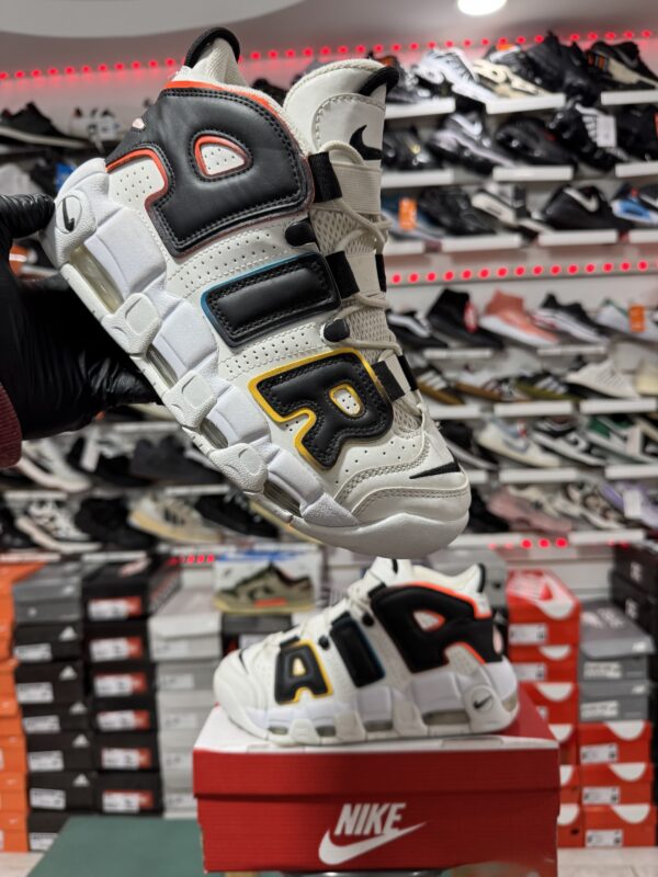 NIKE AIR UPTEMPO
