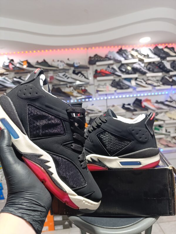 NIKE AIR JORDAN RETRO 6 LOW