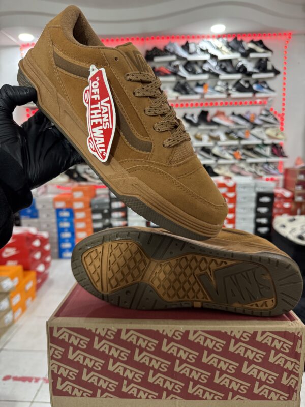 VANS HYLANE