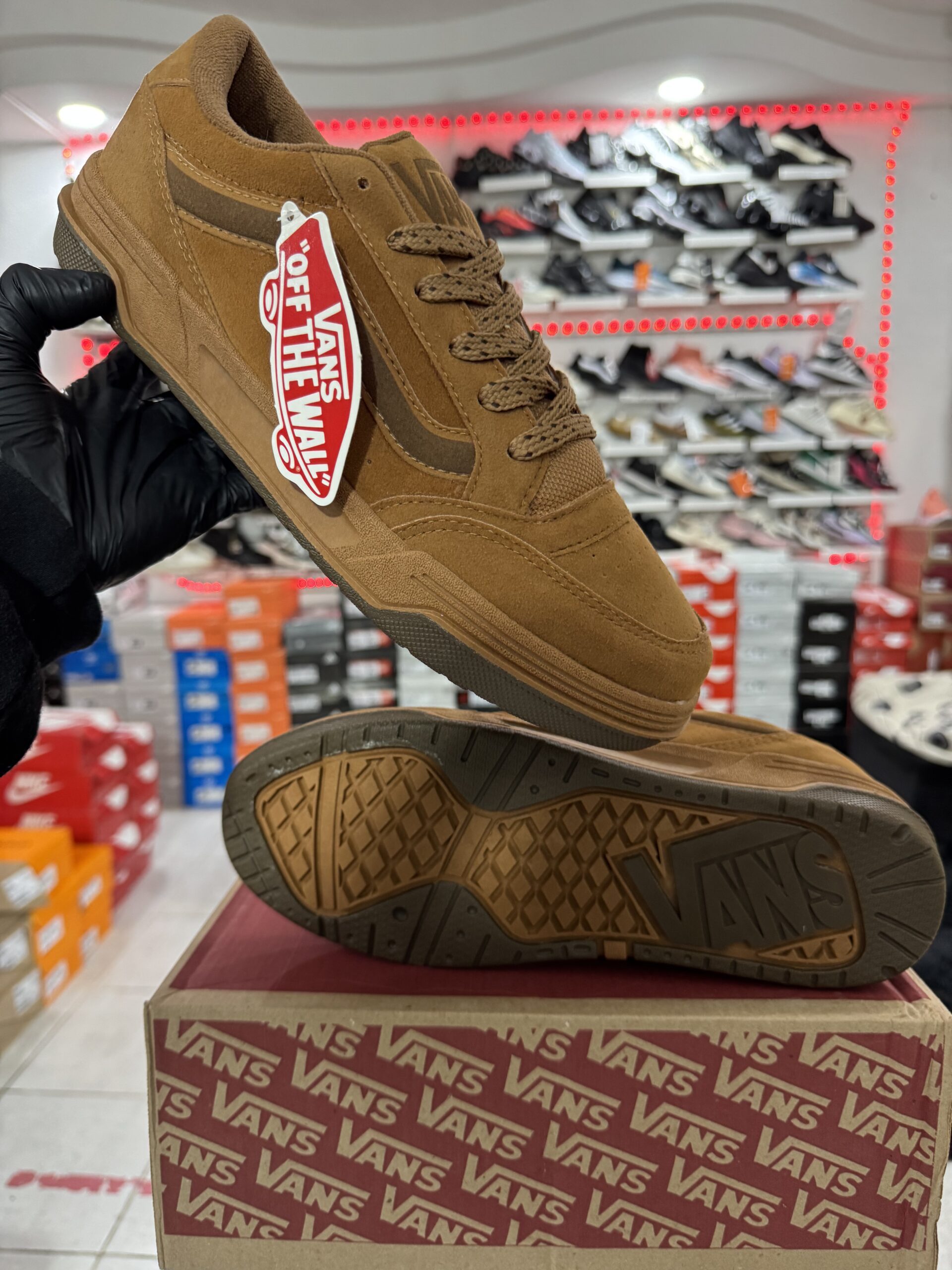 VANS HYLANE