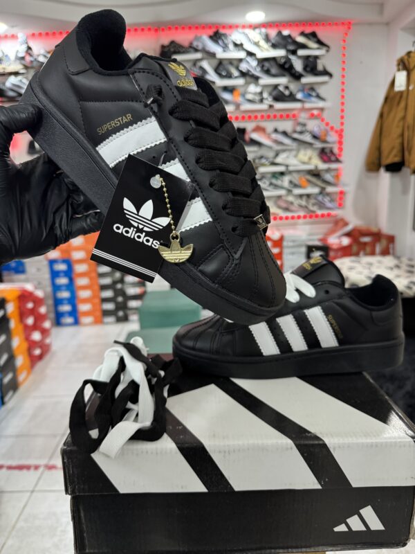 ADIDAS SUPERSTAR